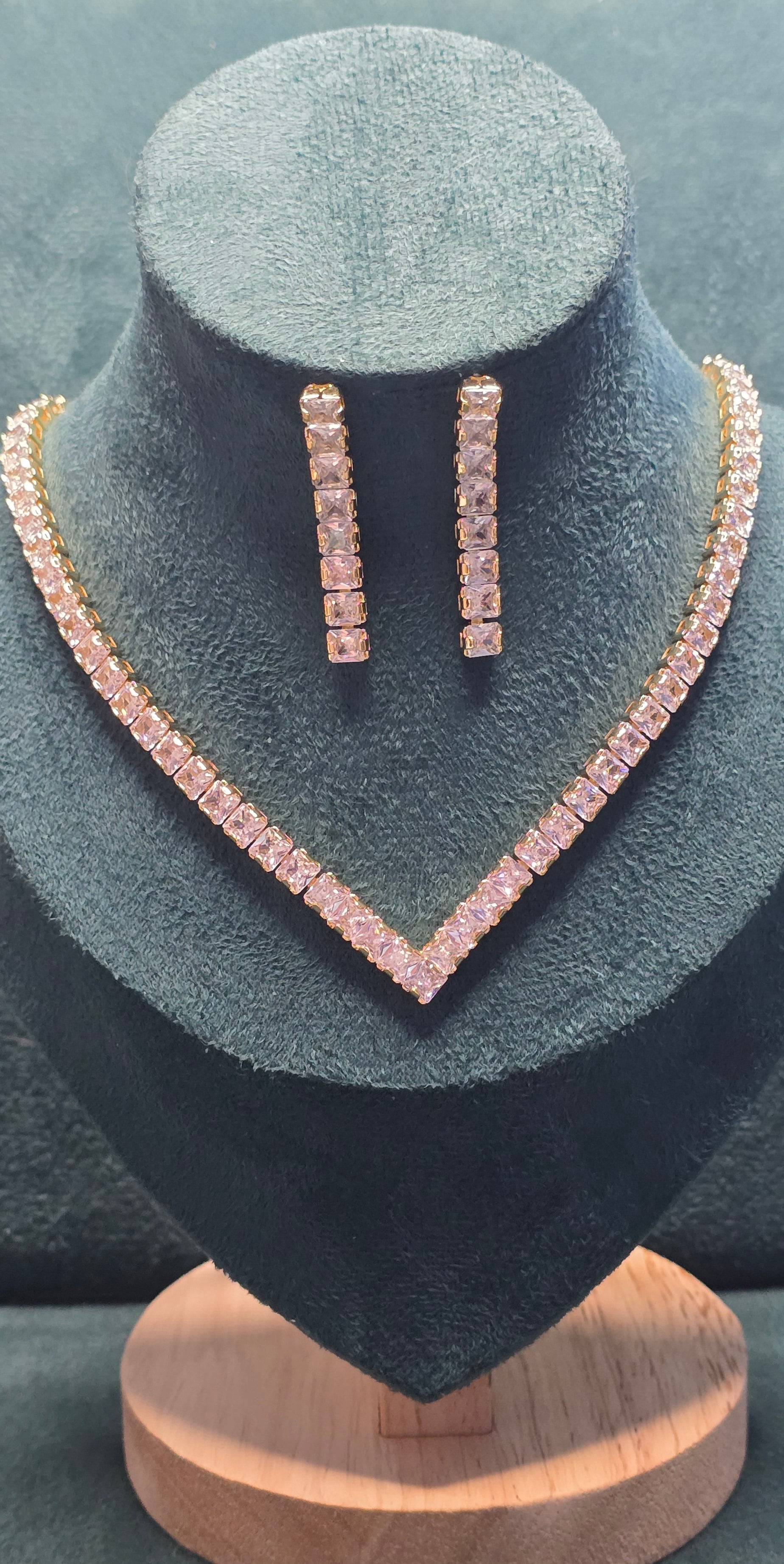“White Elegance” Jewelry Set – Necklace & Earrings, 14K Gold Plated